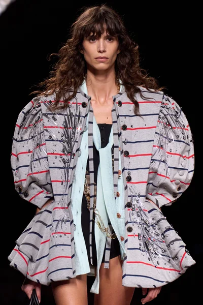 Look 1